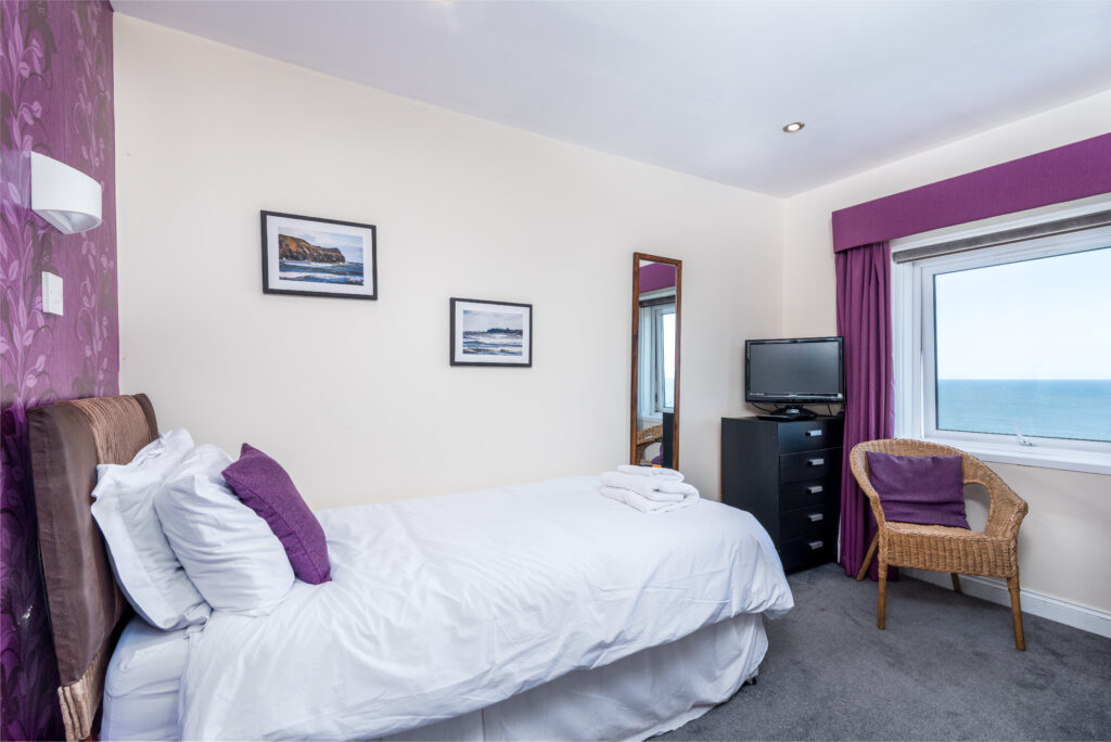 Sea-Facing Single with En-Suite